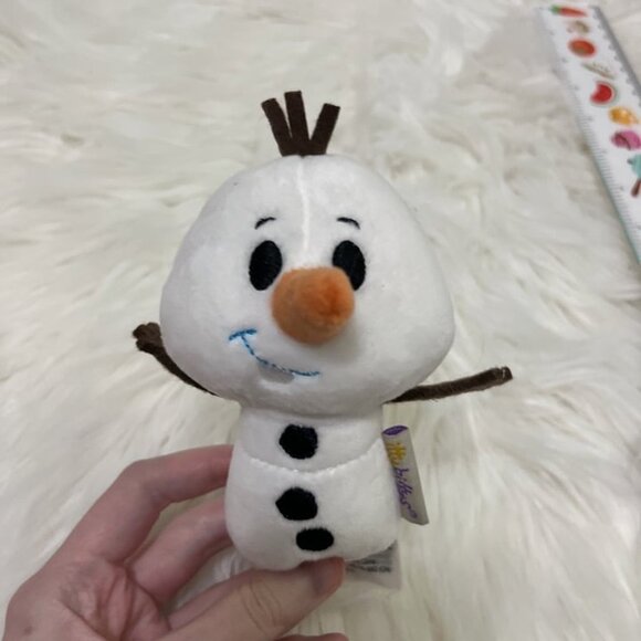 Hallmark ittybittys Olaf Plush - Picture 2 of 7